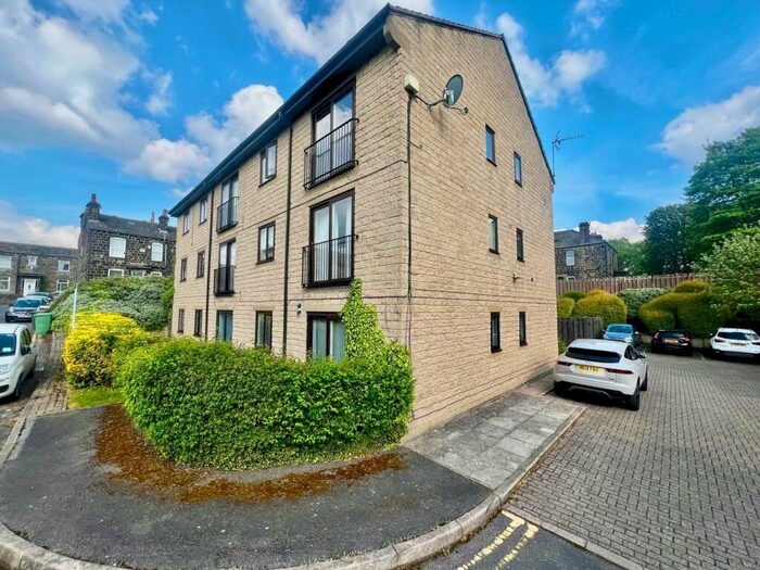 2 Bedroom Flat To Rent In Kerry Court, Horsforth, Leeds, West Yorkshire, LS18
