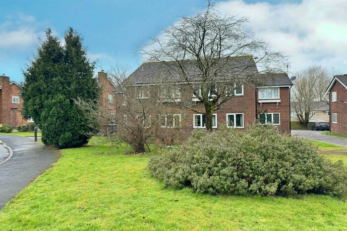 1 Bedroom Flat To Rent In Millersdale Court, Glossop, SK13