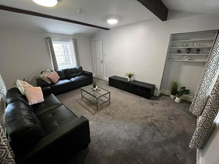 4 Bedroom Terraced House To Rent In Ridgeway Cottage, LS6