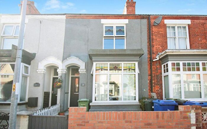 4 Bedroom Terraced House For Sale In Legsby Avenue, Grimsby, DN32