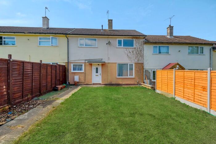 3 Bedroom Terraced House To Rent In Erlestoke Way, SN2