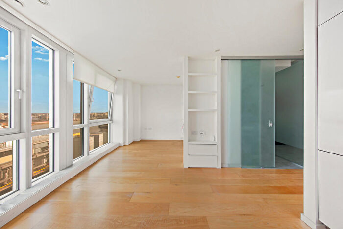 Studio For Sale In Fairmont Avenue, E14