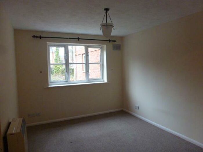 2 Bedroom Apartment To Rent In Dakin Close, Maidenbower, Crawley, RH10