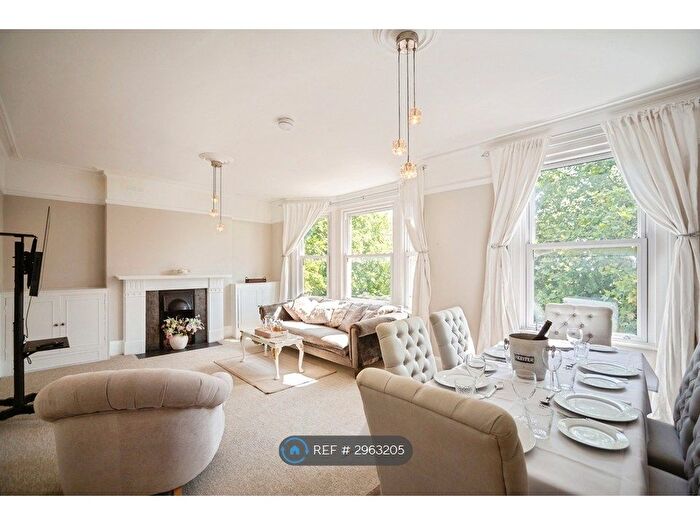 3 Bedroom Flat To Rent In St. Johns Road, Tunbridge Wells, TN4