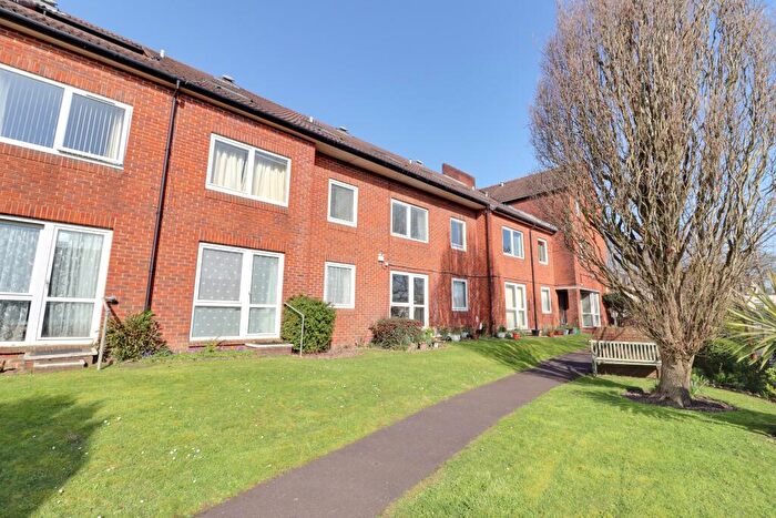 1 Bedroom Retirement Property For Sale In Hulbert Road, Waterlooville, PO7