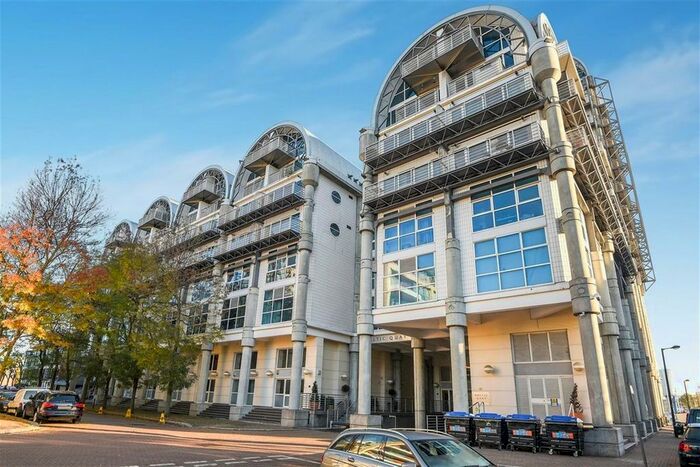 2 Bedroom Flat To Rent In Baltic Quay, Southwark, SE16