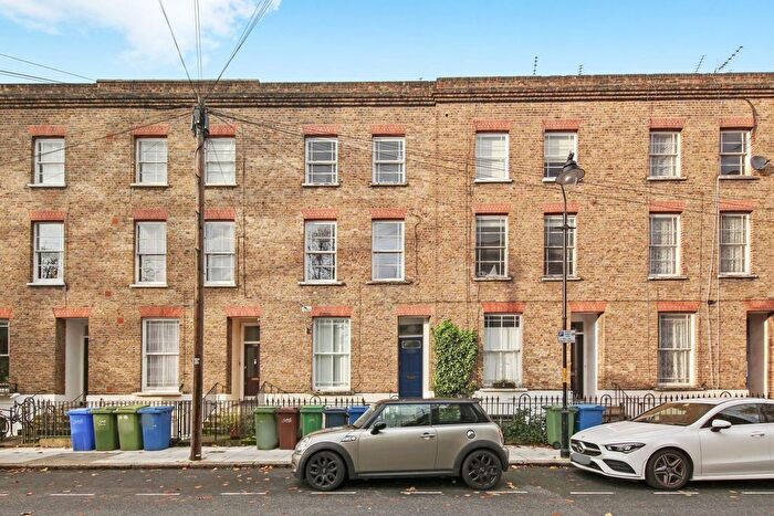 2 Bedroom Flat To Rent In Grosvenor Terrace, Camberwell, London, SE5