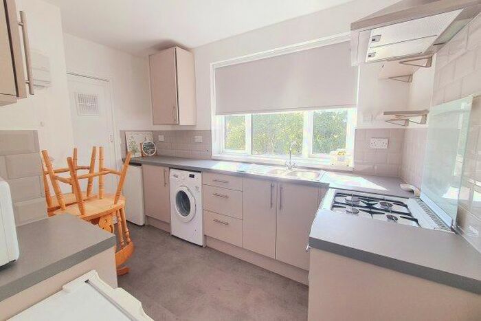 2 Bedroom Flat To Rent In Forest Drive, London, E12