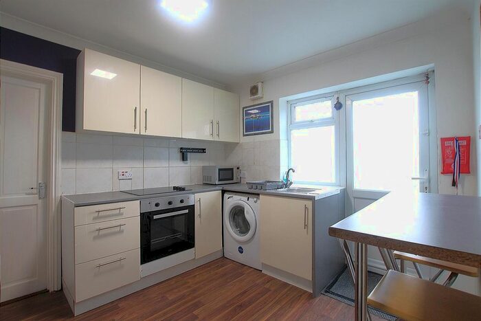 1 Bedroom Flat To Rent In Brainton Avenue, Feltham, TW14