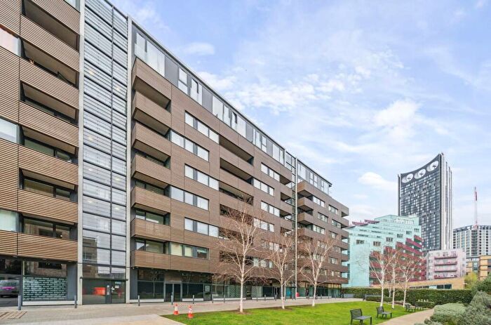 2 Bedroom Flat For Sale In Amelia Street, Elephant And Castle, London, SE17