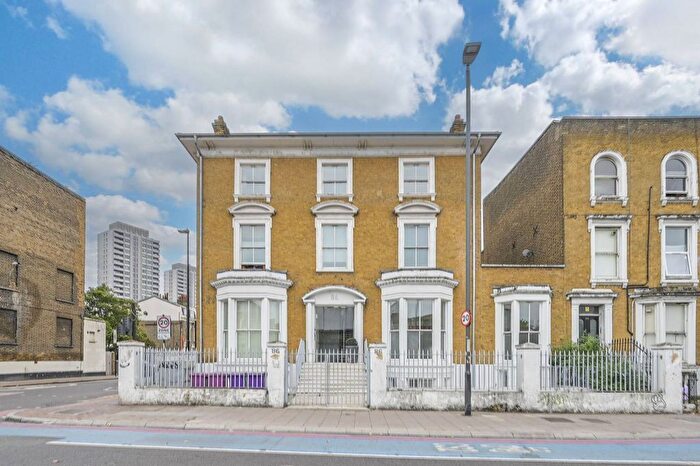 3 Bedroom Flat For Sale In Bow Road, Bow, London, E3