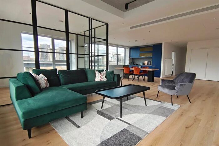 2 Bedroom Apartment To Rent In Douglass Tower, Goodluck Hope Walk, E14