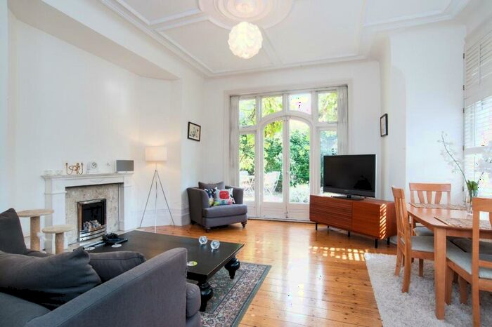 2 Bedroom Flat To Rent In Glenmore Road, Belsize Park, NW3