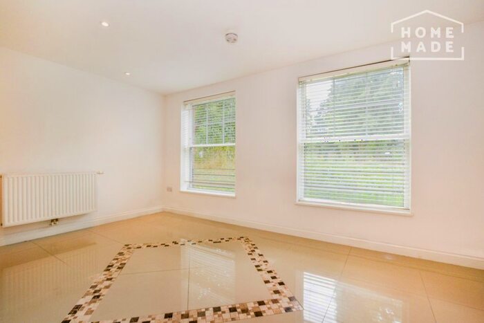 2 Bedroom Flat To Rent In Black Prince Road, Vauxhall, SE11