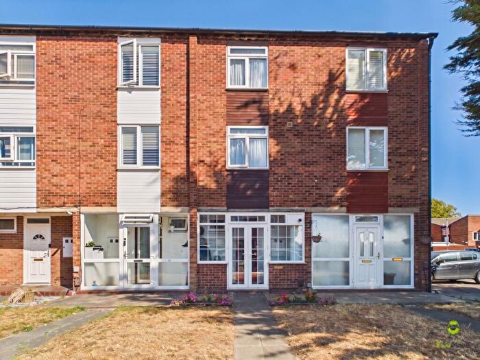 3 Bedroom Town House For Sale In Mason Close, Bexleyheath, DA7