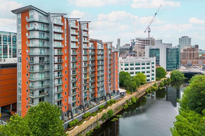 2 Bedroom Flat To Rent In Whitehall Quay, Leeds, LS1