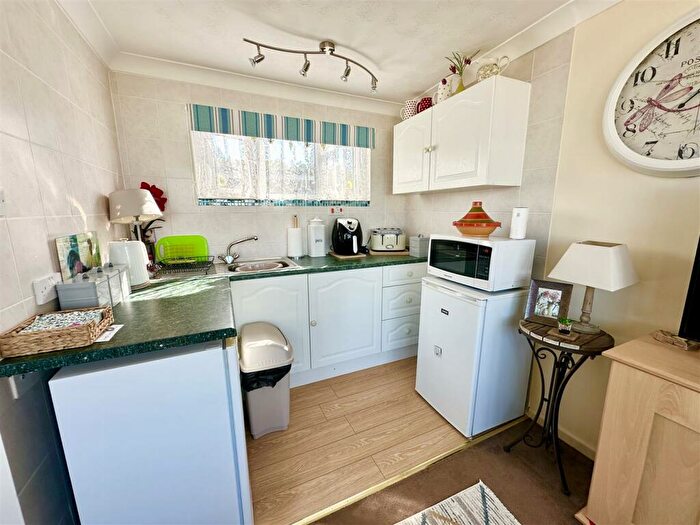 2 Bedroom Chalet For Sale In Broadside Chalet Park, Stalham, NR12