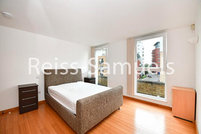3 Bedroom Apartment To Rent In Helion Court, Westferry Road, Canary Wharf, London, E14