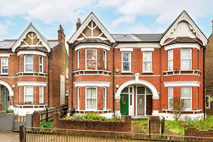 2 Bedroom Flat For Sale In Brockley Rise, Forest Hill, SE23
