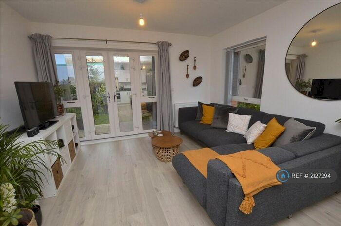 1 Bedroom Flat To Rent In Merino Close, Wallington, SM6