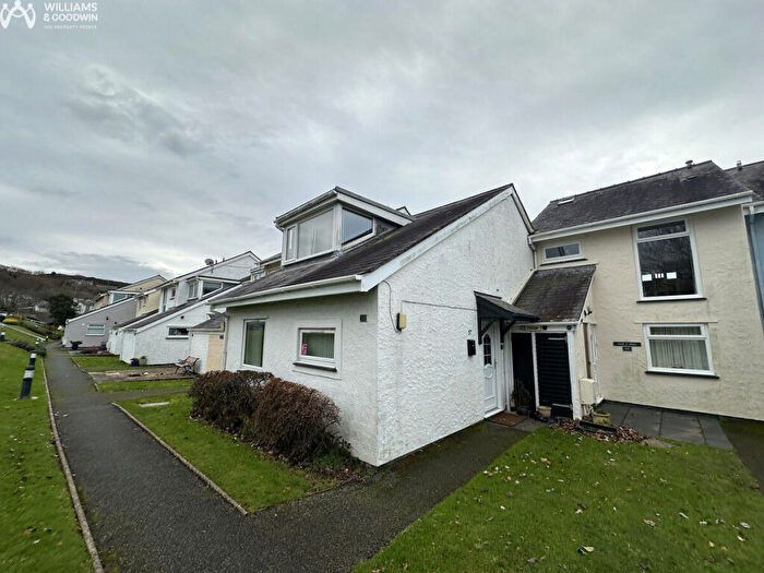 3 Bedroom Town House For Sale In Ffordd Glyder, Y Felinheli, Gwynedd, LL56