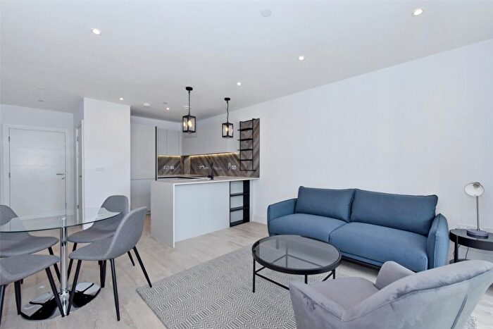 2 Bedroom Apartment To Rent In Artesian House, Memorial Avenue, Slough, SL1