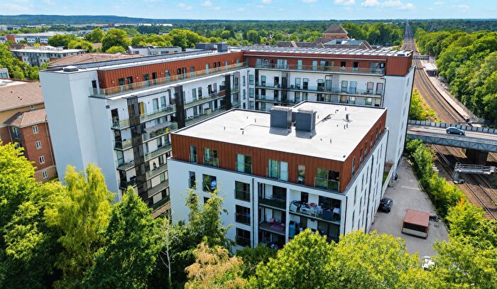 2 Bedroom Apartment For Sale In Farnborough Road, Farnborough, GU14