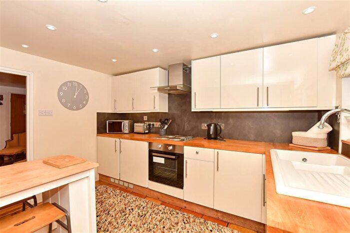 2 Bedroom Cottage For Sale In The Street, Willesborough, Ashford, Kent, TN24