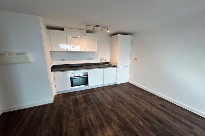 1 Bedroom Flat To Rent In Waterfront West, Brierley Hill, DY5