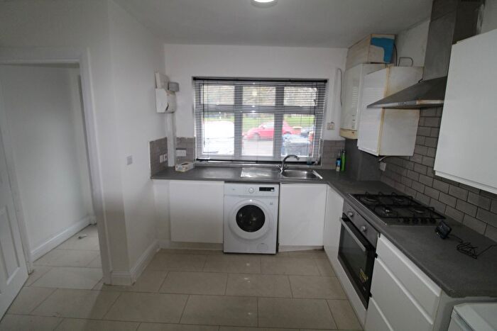 1 Bedroom Flat To Rent In Green Drive, Southall, UB1