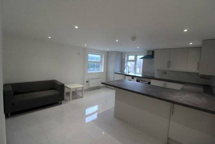 1 Bedroom Flat To Rent In Richmond Road- Cardiff, CF24