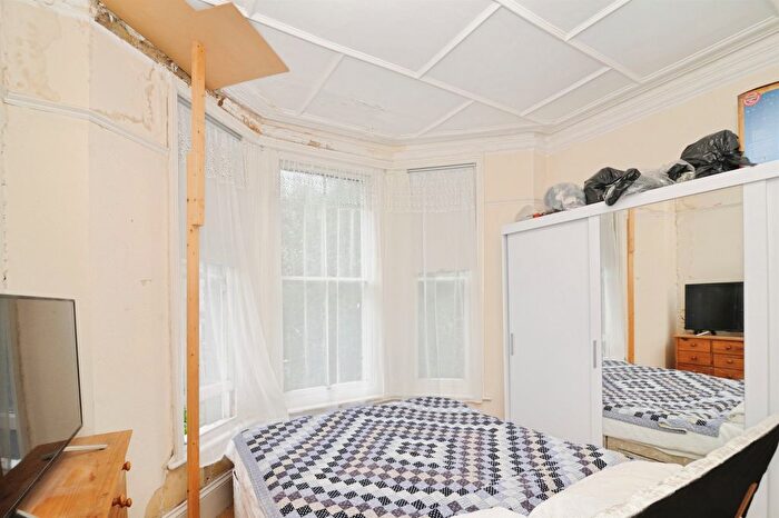 1 Bedroom Flat For Sale In Carisbrooke Road, St. Leonards-On-Sea, TN38