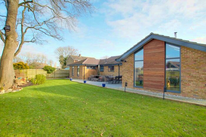 4 Bedroom Detached Bungalow For Sale In Autumn Close Emmer Green, Reading, RG4