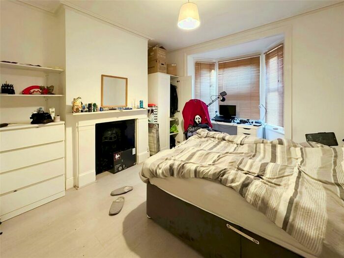 5 Bedroom Terraced House To Rent In Milton Road, Southampton, Hampshire, SO15