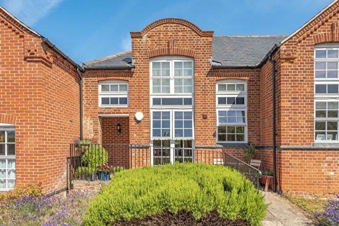 2 Bedroom Apartment To Rent In Margaret Road, Headington, OX3