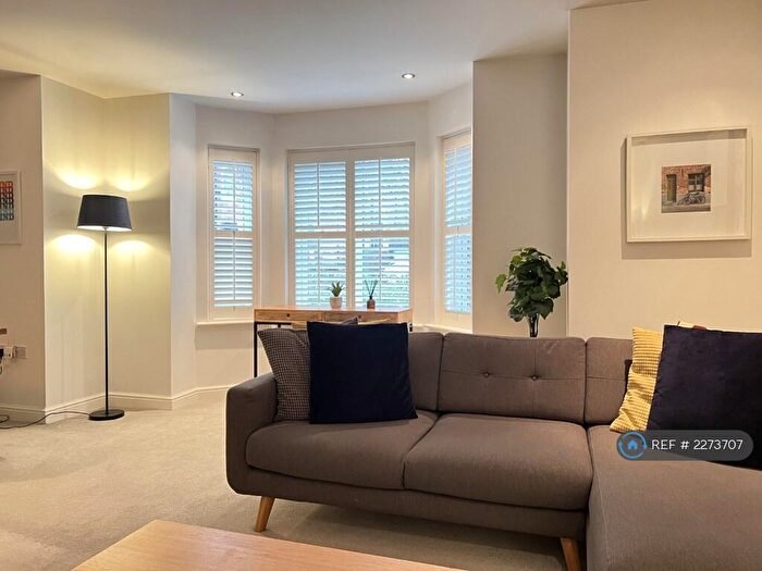 2 Bedroom Flat To Rent In Stanley Road, Whalley Range, Manchester, M16