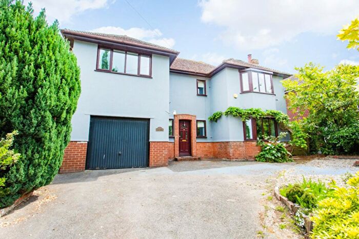 4 Bedroom Detached House For Sale In Molland Lane, Ash, Canterbury, Kent, CT3