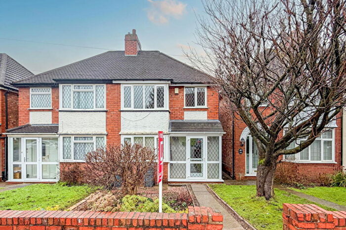 3 Bedroom Semi Detached House For Sale In Priory Road, Hall Green, B28