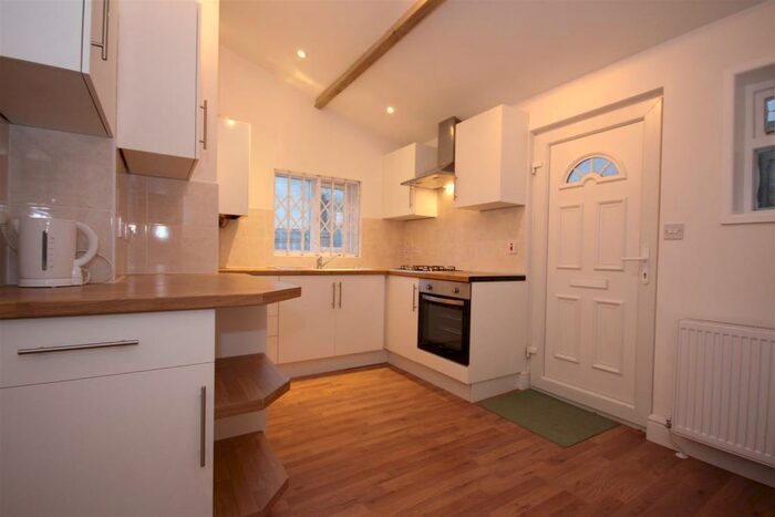 Flat To Rent In Cravern Park Road, Harlesden, NW10