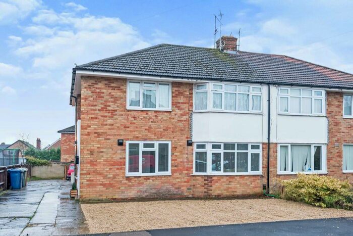 2 Bedroom Maisonette To Rent In Fairlie Road, Oxford, OX4