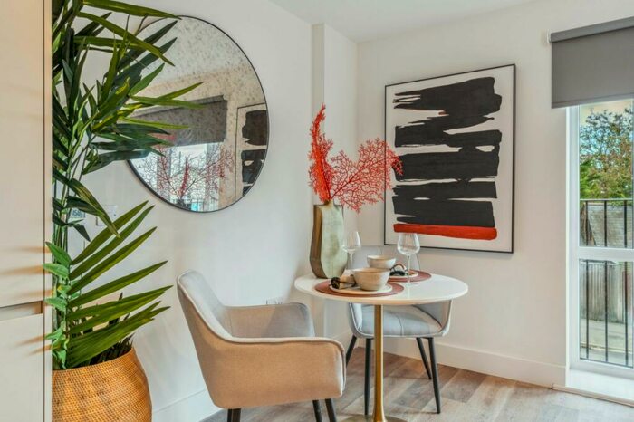 1 Bedroom Apartment To Rent In Bath Road, Slough, SL1