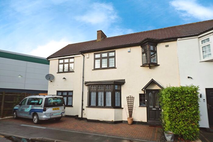 5 Bedroom End Terrace House For Sale In Burnham Road, Romford, RM7