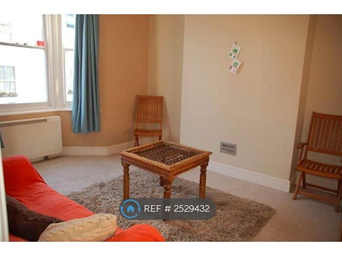 1 Bedroom Flat To Rent In Dudley Road, Tunbridge Wells, TN1