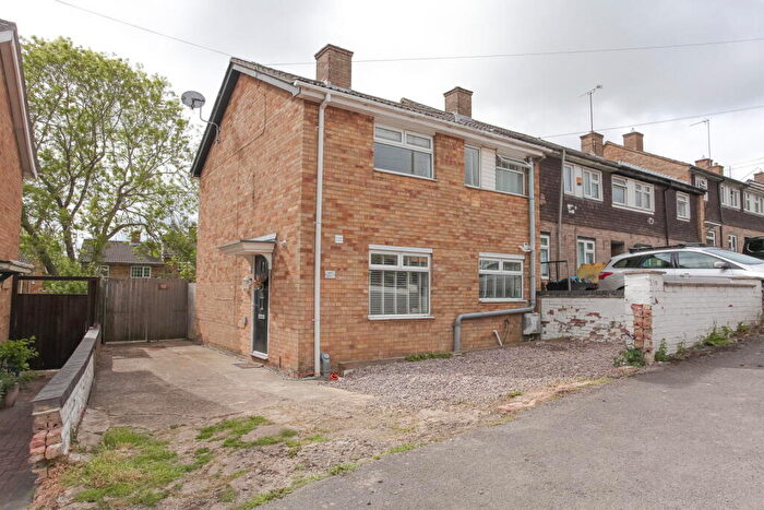 3 Bedroom Semi-Detached House For Sale In Bretch Hill, Banbury, OX16