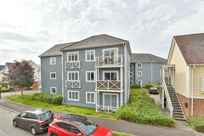 2 Bedroom Apartment For Sale In Poynder Drive, Snodland, Kent, ME6