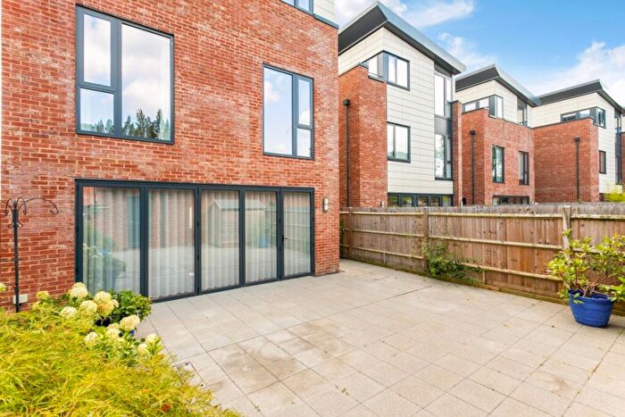 5 Bedroom Detached House To Rent In Teeton Mill Place Newbury Racecourse, RG14