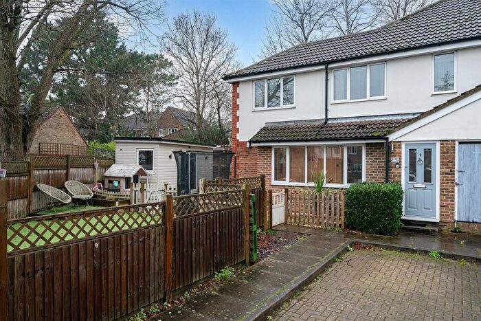 2 Bedroom Semi Detached House For Sale In Magnolia Avenue, Abbots Langley, Hertfordshire, WD5