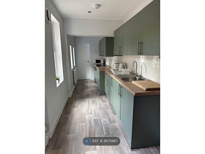 4 Bedroom Terraced House To Rent In Wordsworth Road, Leicester, LE2