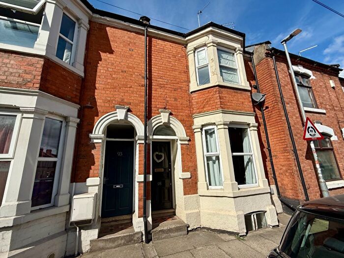 3 Bedroom Terraced House For Sale In Abington Avenue, Abington, NN1