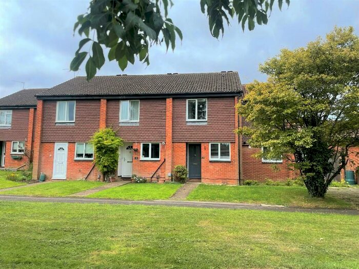 3 Bedroom End Of Terrace House To Rent In Craiglands, St. Albans, Hertfordshire, AL4